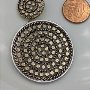 ✨3 for 25✨Universal Thread Gold Medallion Necklace